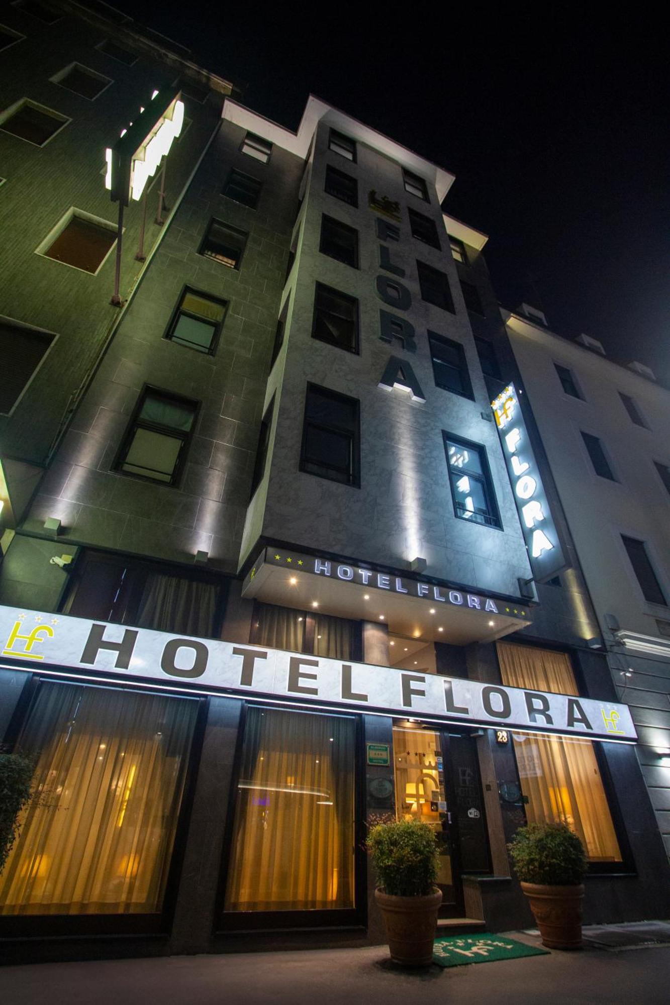 Hotel Flora Milan Exterior photo